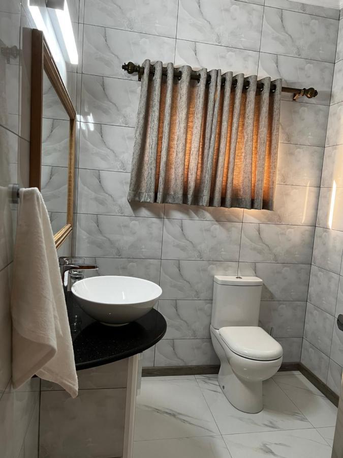 Western Ocean Breeze Self Catering Victoria Eksteriør bilde