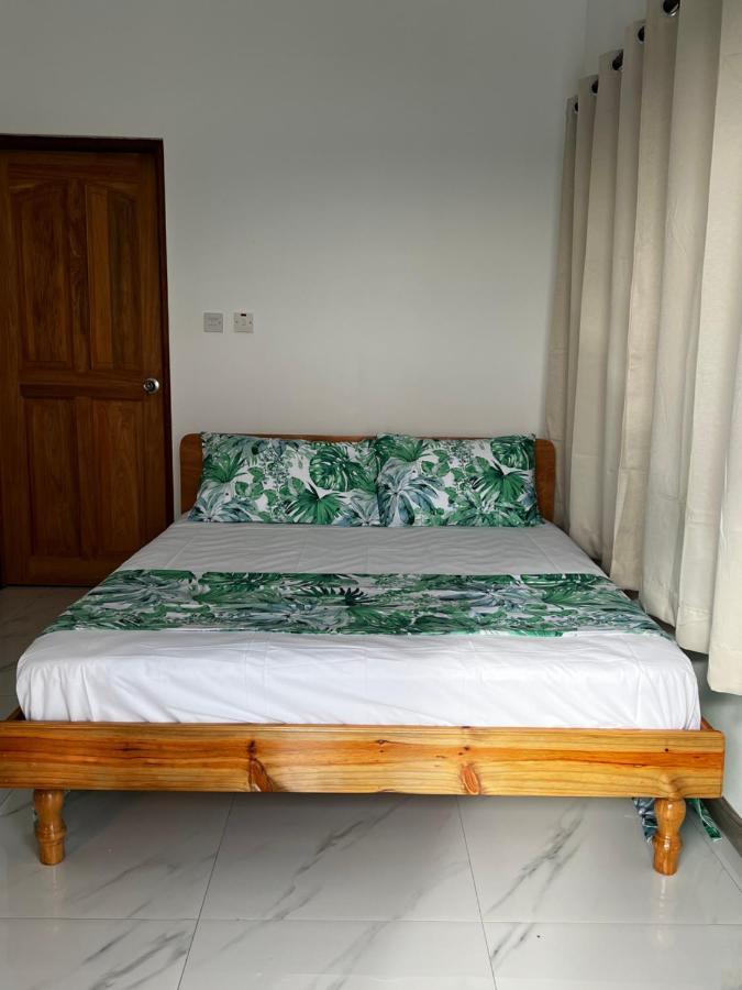 Western Ocean Breeze Self Catering Victoria Eksteriør bilde