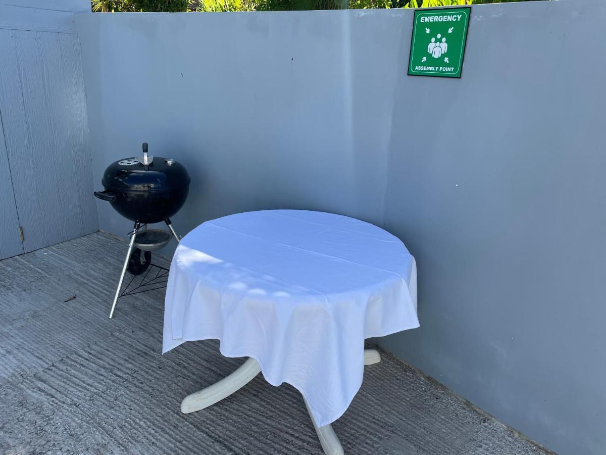 Western Ocean Breeze Self Catering Victoria Eksteriør bilde